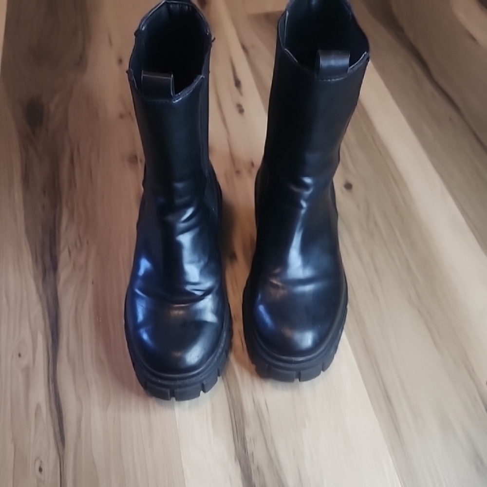 Qupid Black Combat Boots for Women